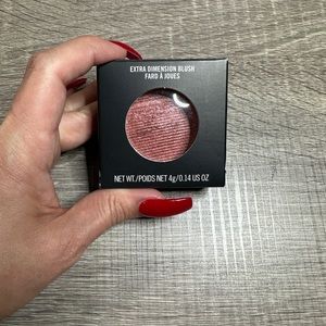 MAC extra dimension blush